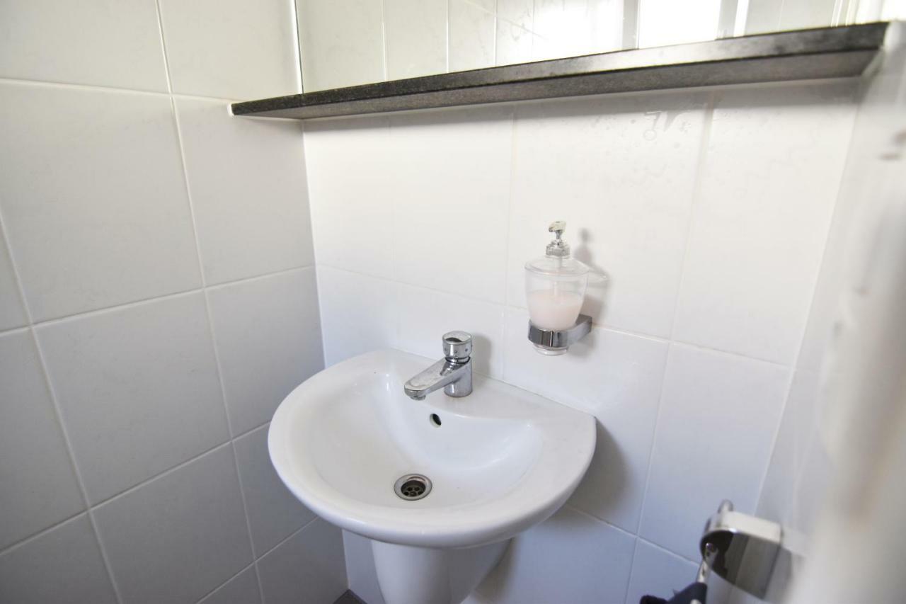 Zeitwohnen Im Schonem Haus Mit Grosser Terrasse In Koln-rath Vakantiehuis *
